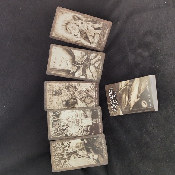 New Era Elements Tarot Card Deck by Eleonore F. Pieper​ - Picture 2 of 4
